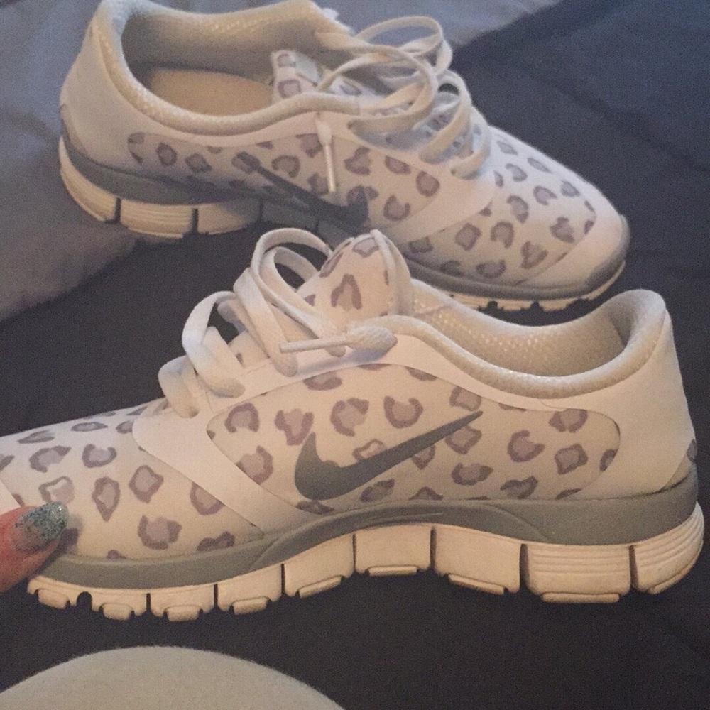 Nike free runs size 8.5