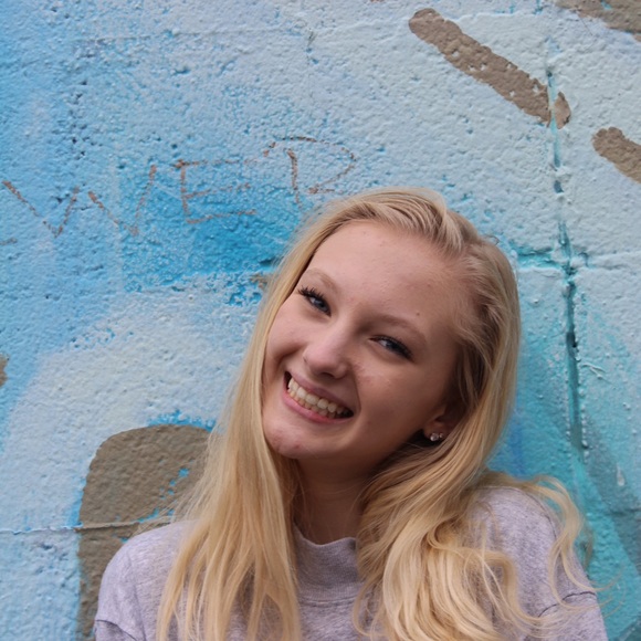 Meet your Posher, Paris - Picture 1 of 1