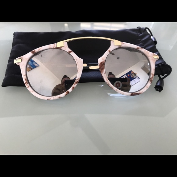 Sunglasses - Picture 2 of 3