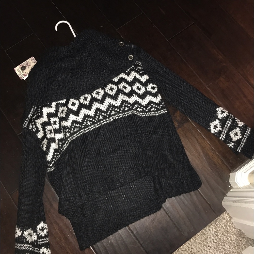 Kohl's/ Pink republic brand sweater