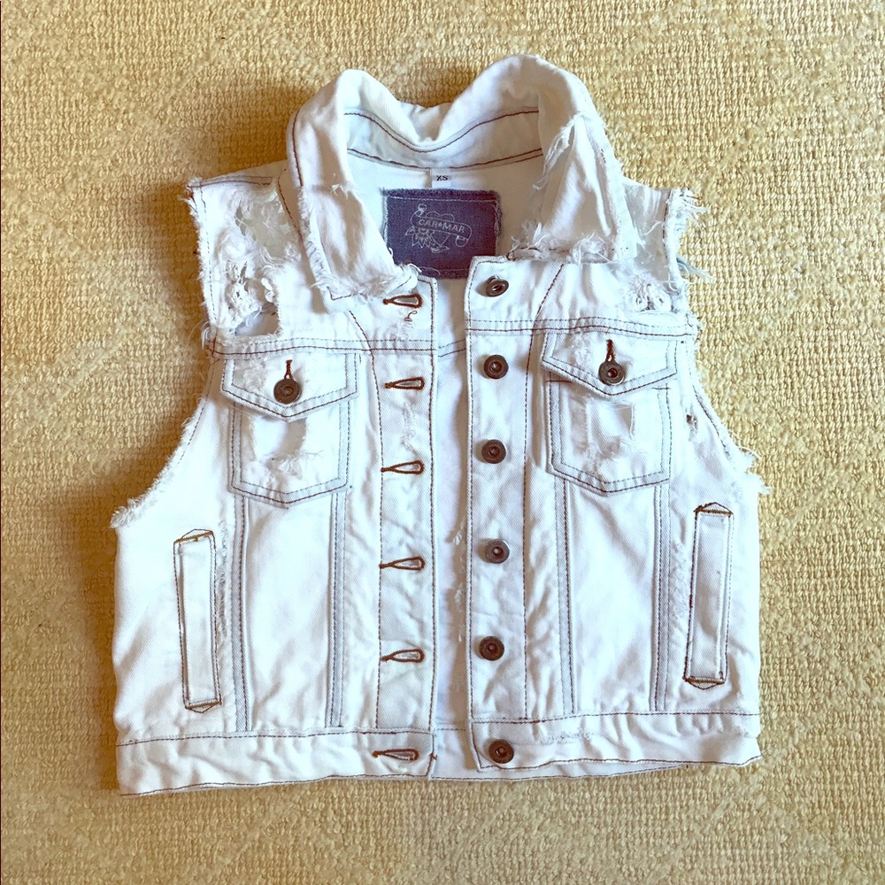 White denim vest
