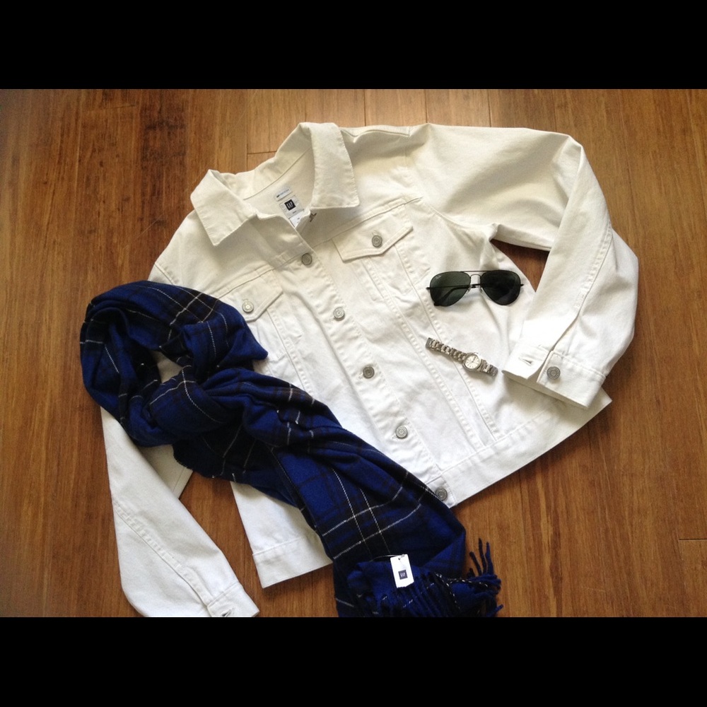 🔥⚡️SALE $5 OFF⚡️🚺 Gap White Denim Stretch Jacket