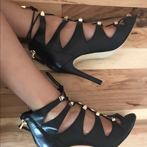 guess gladiator heels - Picture 4 of 5