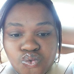 Meet your Posher, Fatisha