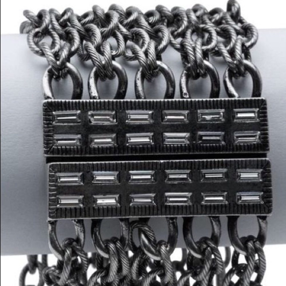 Dark metal chain bracelet