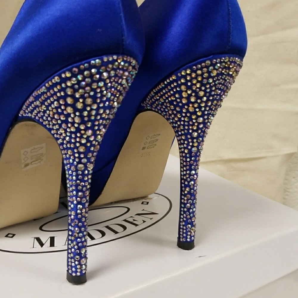 Steve Madden Party Shoe- 10 EUC!! - Picture 3 of 7