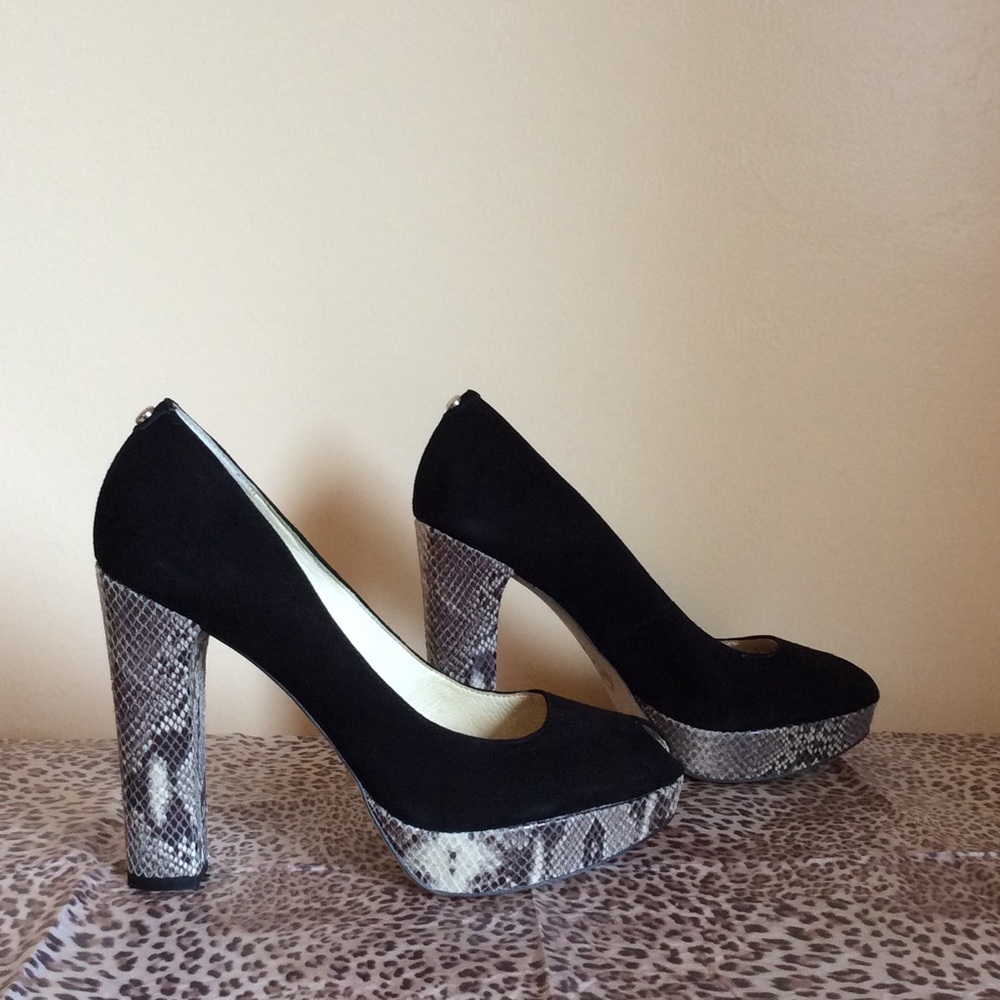 New Michael Kors leather peep toe