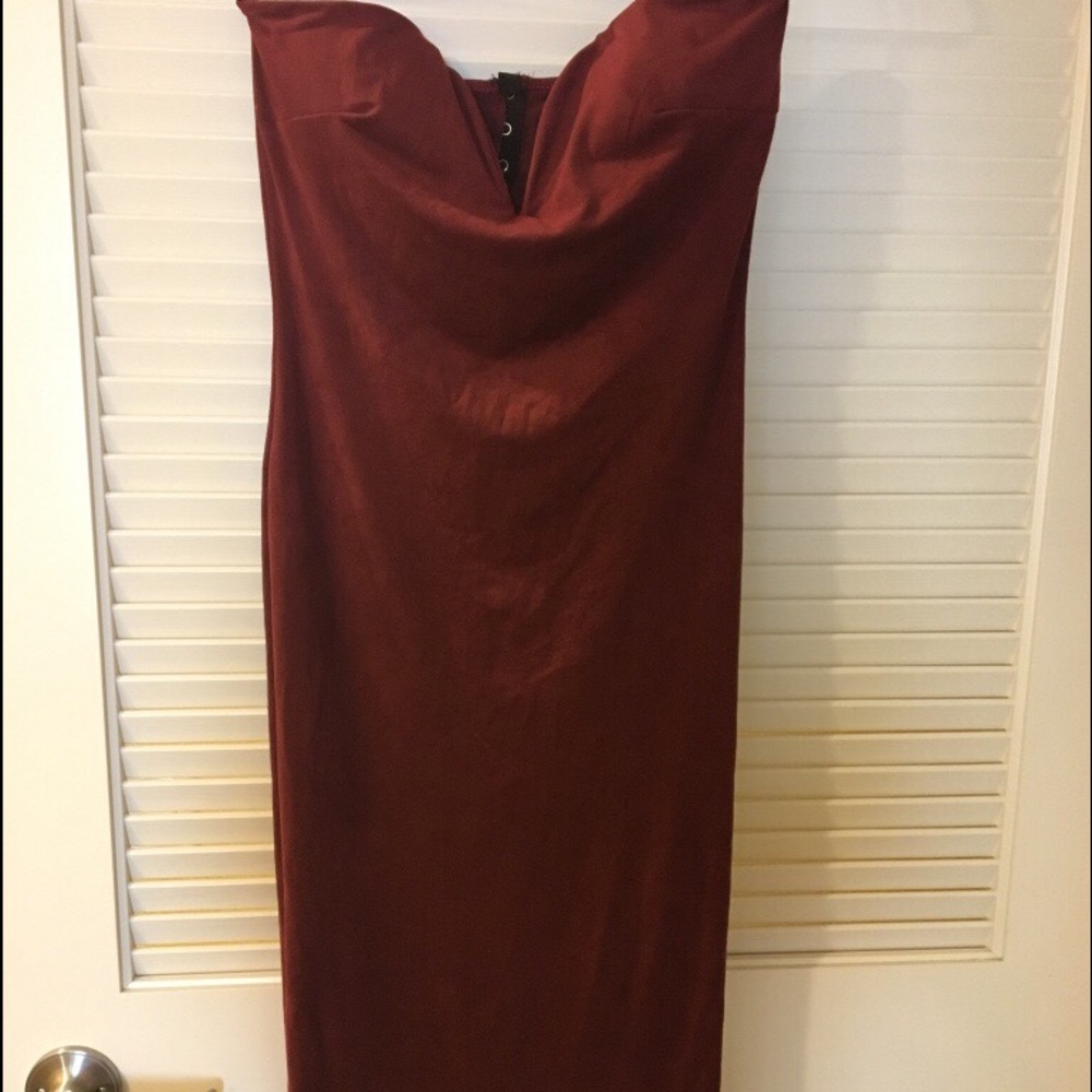 Long burgundy pencil dress