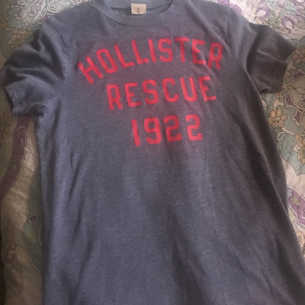Hollister t-shirt