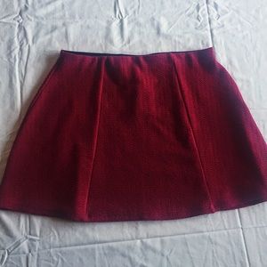 H&M brand new maroon textured skirt
