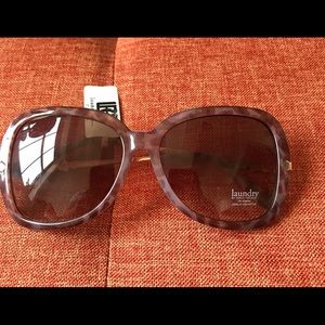 💥WEEK  SALE💥Laundry sunglasses.