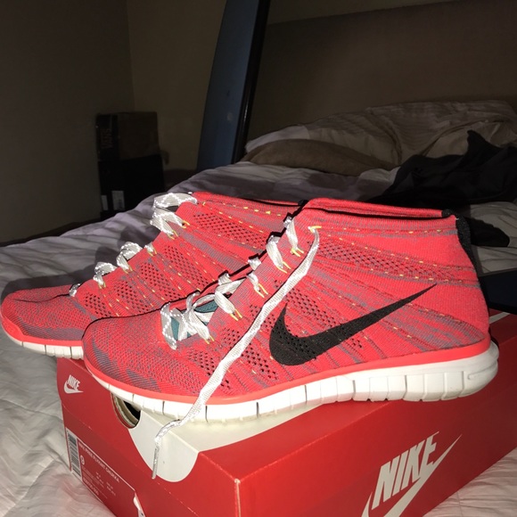Nike Free Flyknit Chukka - Picture 1 of 6