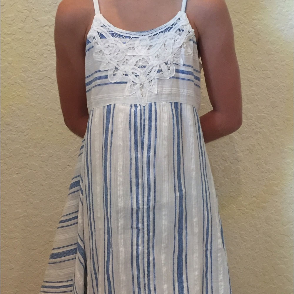NWT girls linen dress, size 10/12. Beautiful!!!
