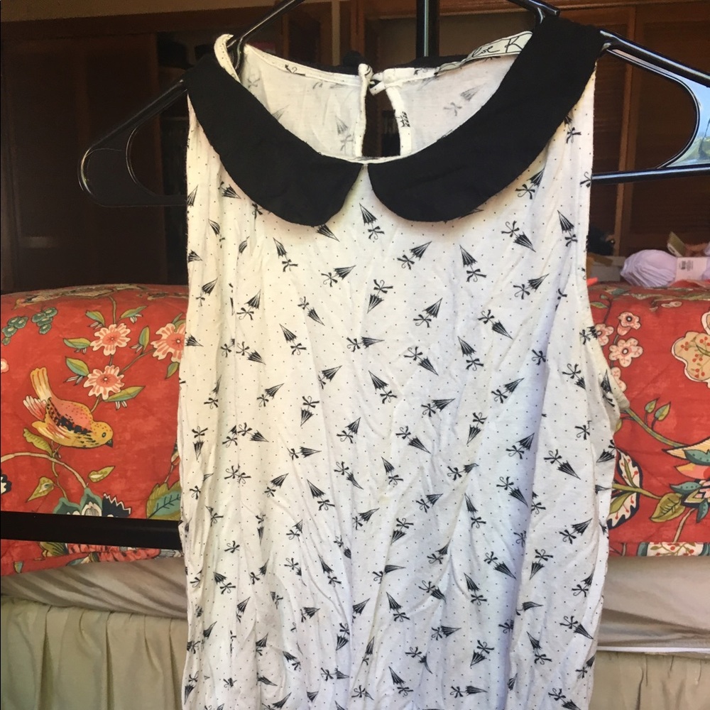 Cute Nordstrom brand Peter Pan top