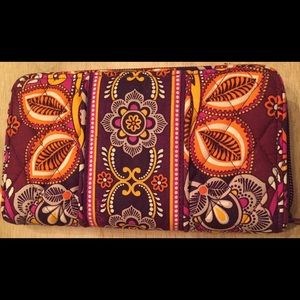 Vera Bradley zip around wallet