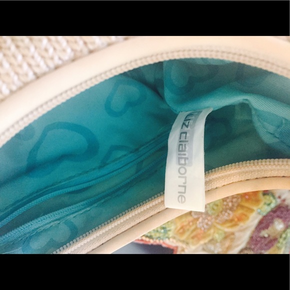 Liz Claiborne Small Purse - Picture 5 of 8