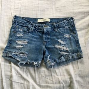 Abercrombie & Fitch ripped mid rise shorts