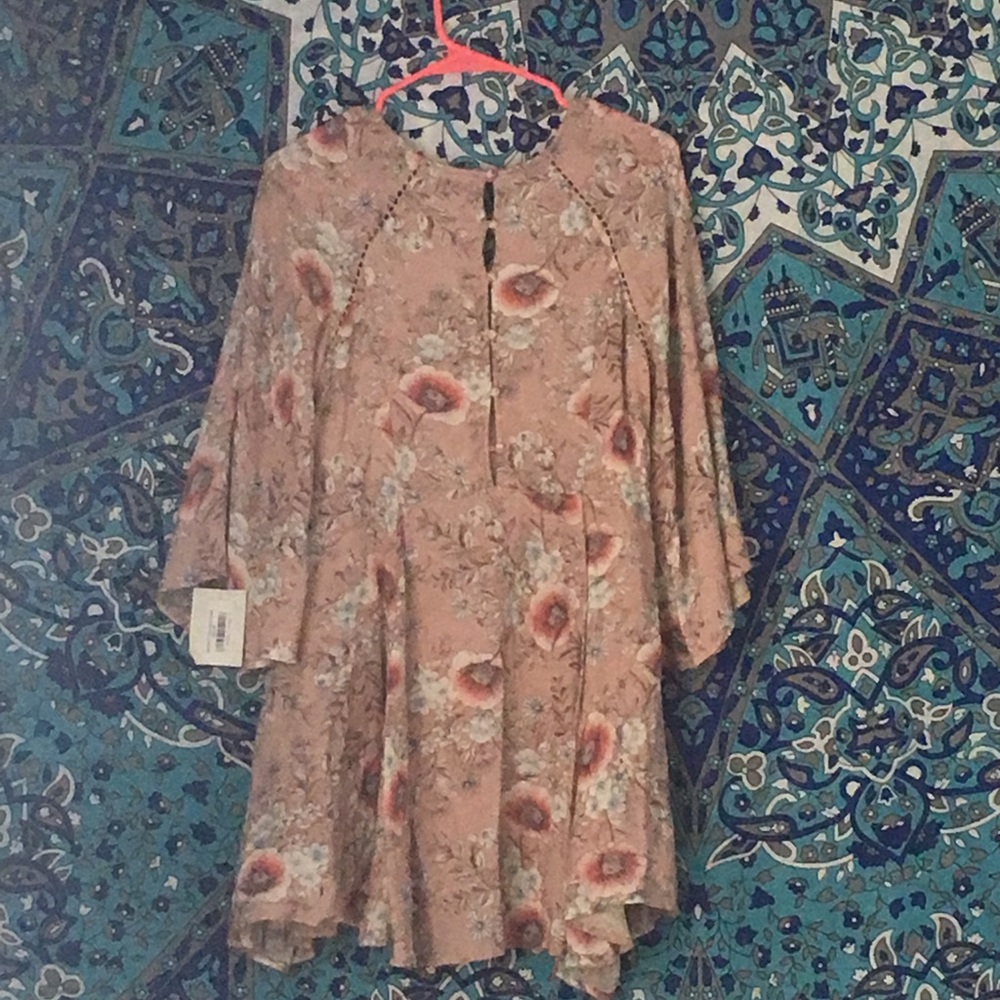 ONE DAY SALE NWT floral dress - Picture 4 of 4
