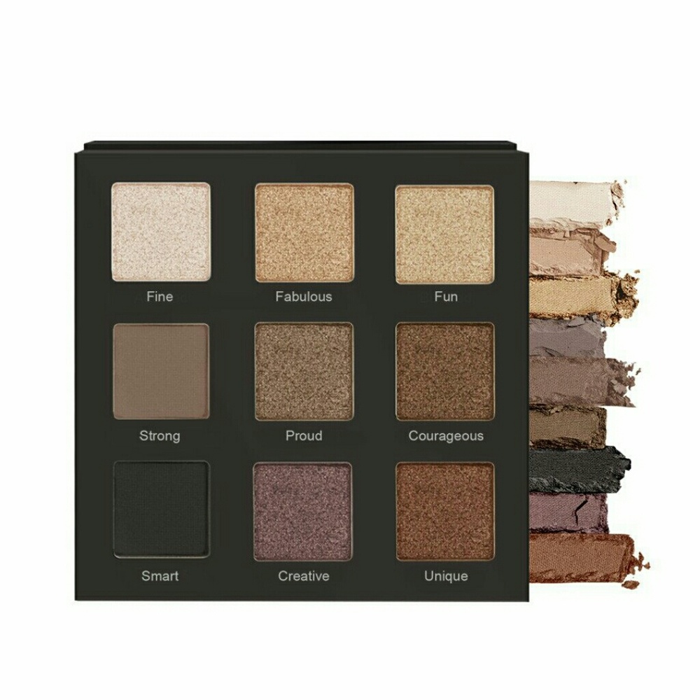 RealHer Play Book
Be Your Own Kind Of Beauty