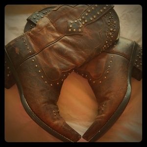 Ariat cowgirl boots! Super cute rhinestone boots 6