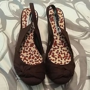 American eagle slingback wedge size 7 1/2