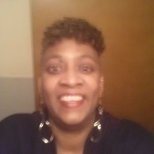 Meet your Posher, Lora