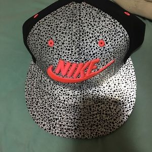 Nike Snap Back Hat with reflective fabric!