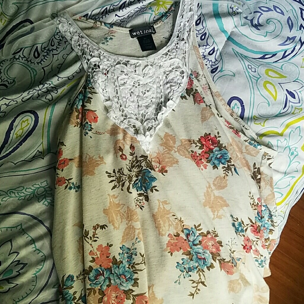 Wet seal razor back floral tank top size XL