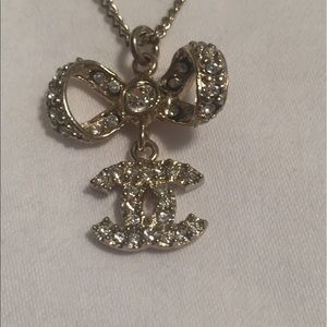 Chanel bow & logo necklace