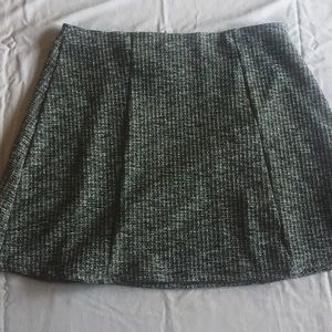 H&M gray textured skirt