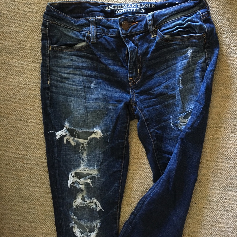 ❌SOLD❌American eagle super stretch ripped jeans