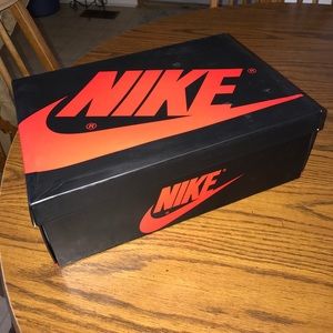 Jordan 1  OG metallic navy