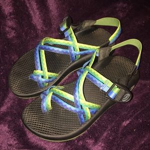double / toe strap chacos