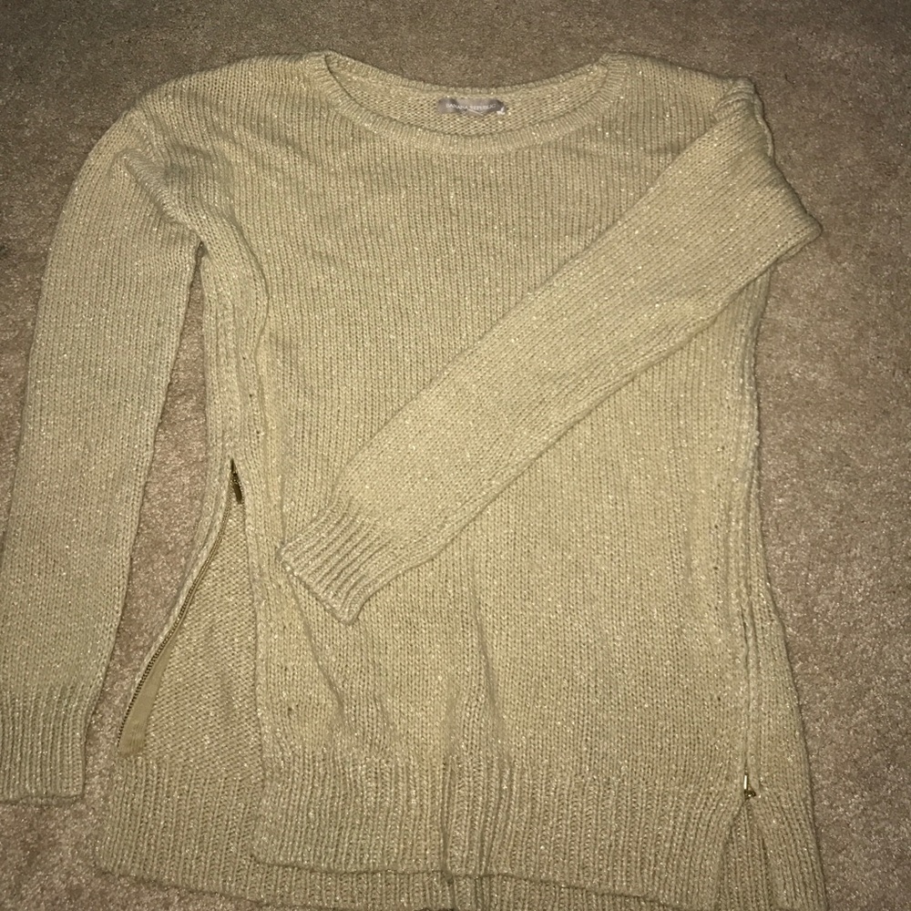 BRAND NEW BANANA REPUBLIC SWEATER!!!