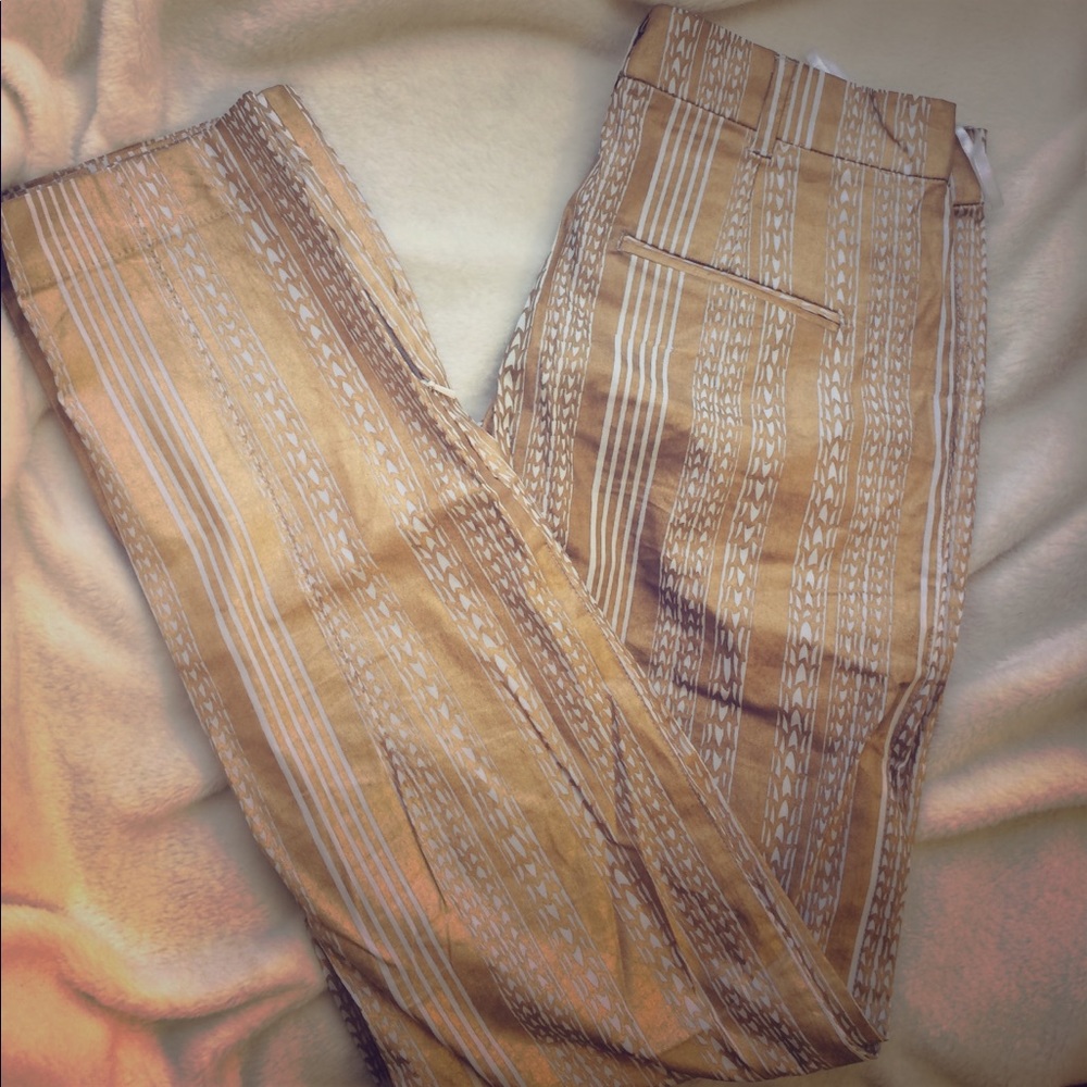 Gorgeous Golden Jeans With Large Pockets Size M