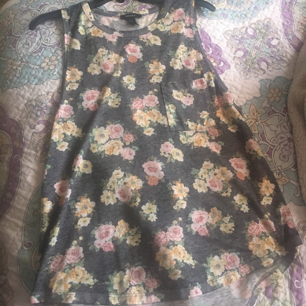 Floral muscle t-shirt