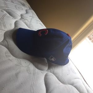A cubs hat