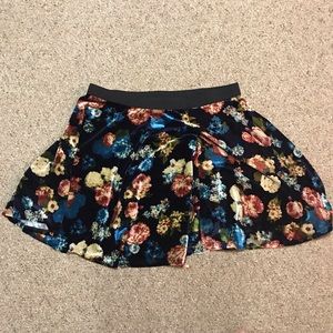 Wet Seal Velvet Floral Skirt; Size 2X