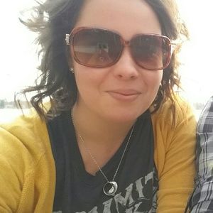 Meet your Posher, Kelli