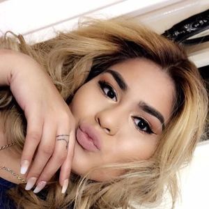 Meet your Posher, Selena