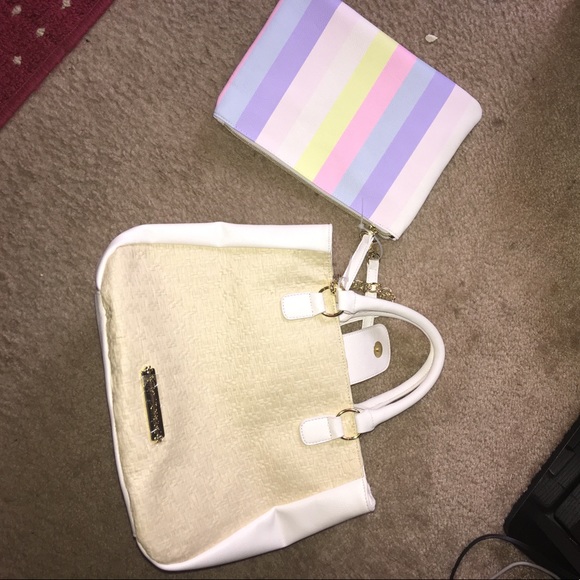 ❤️SOLD❤️Betsey Johnson Dome Sand Purse - Picture 3 of 5