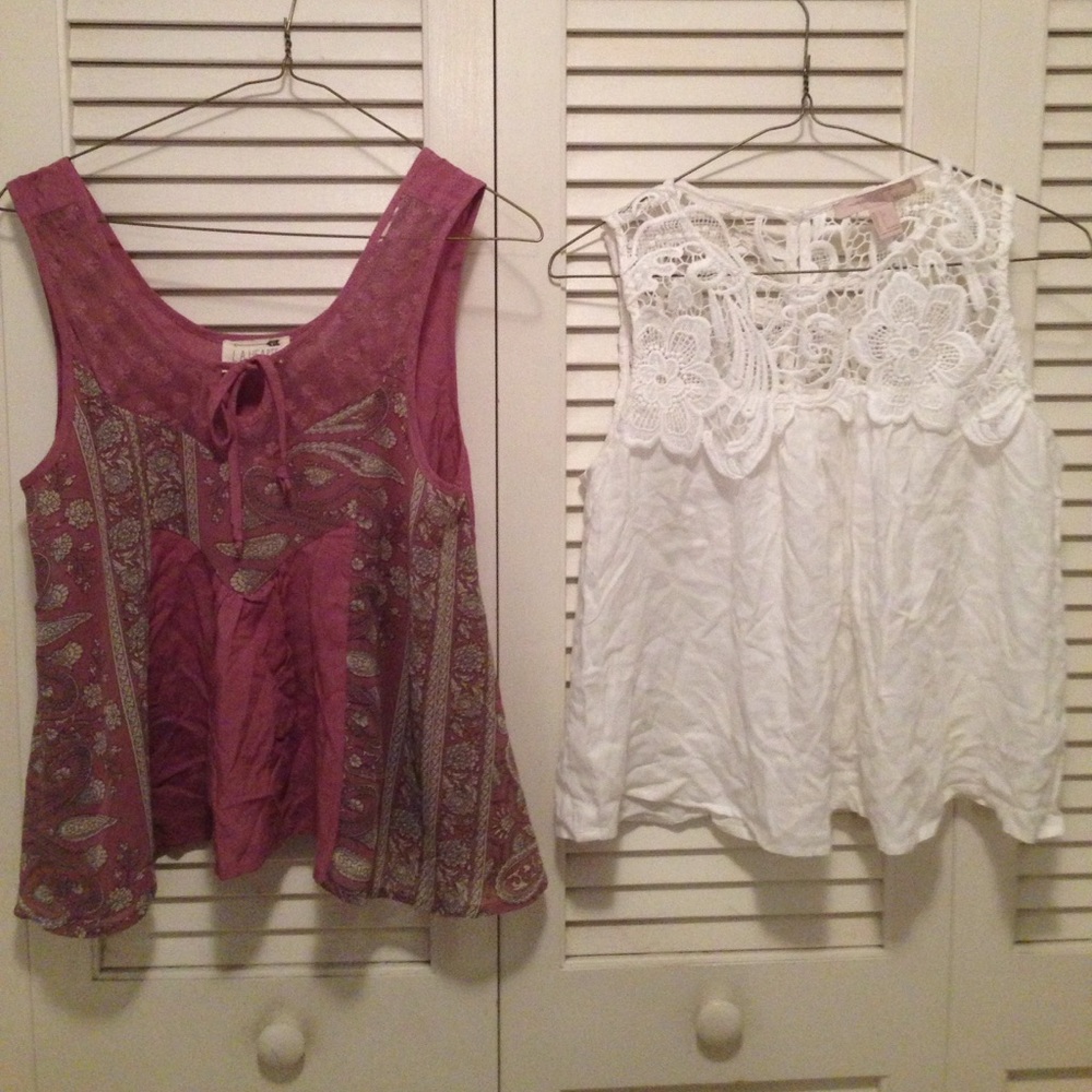Price drop ✔️. Bundle of 2 Summer tops