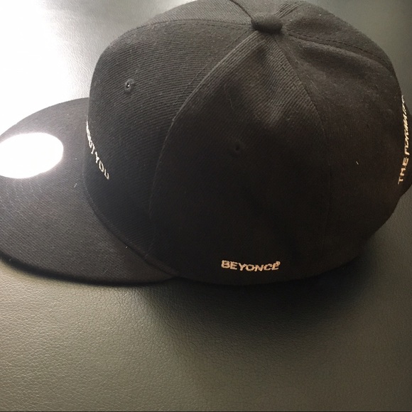 "Formation World Tour" snap back style hat - Picture 2 of 3