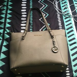 Michael Kors Jet Set Large Tote