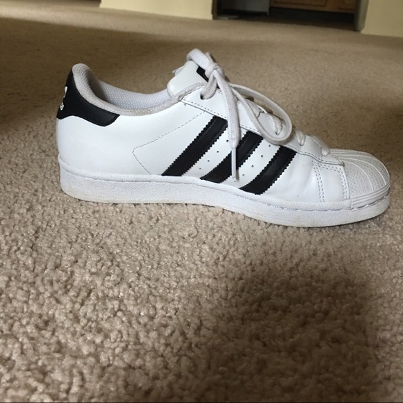 Adidas Superstars - Picture 4 of 6