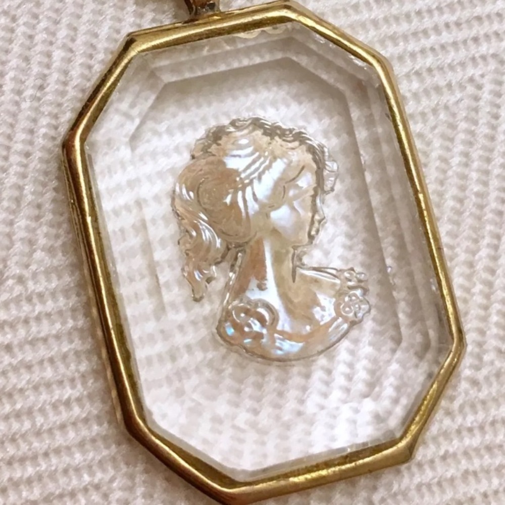 Vintage Clear Intaglio Cameo Necklace