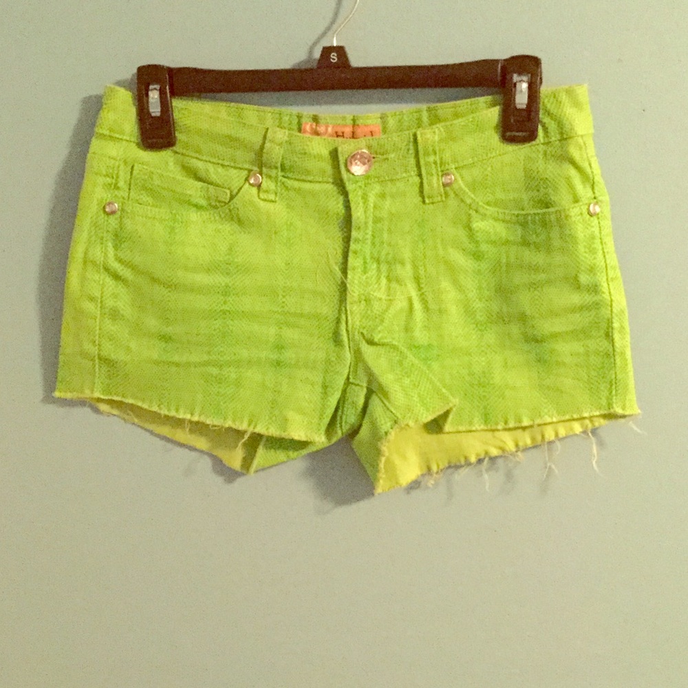 Green short shorts