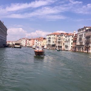 Meet your Posher, Caroline