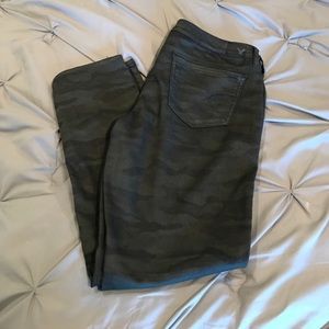 American Eagle camo jeggings