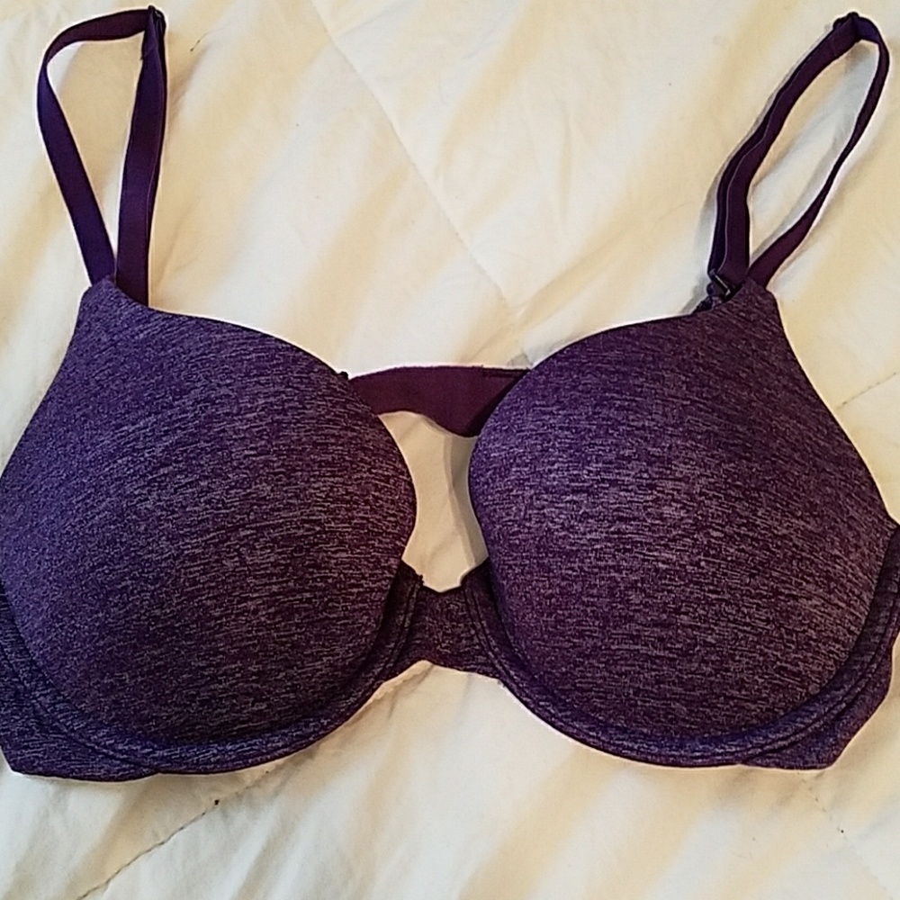 Victoria's secret tshirt bra. Perfect coverage.